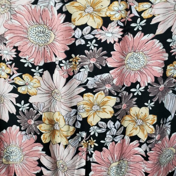 NWOT Maurices Floral Strappy Stud Neck Dolman Tee - Picture 4 of 7